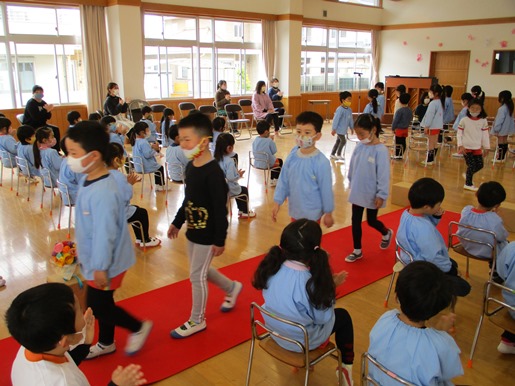年長組退場