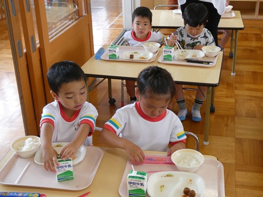 給食の様子