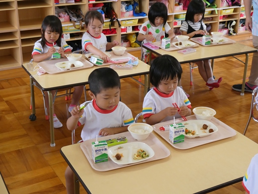 給食の様子