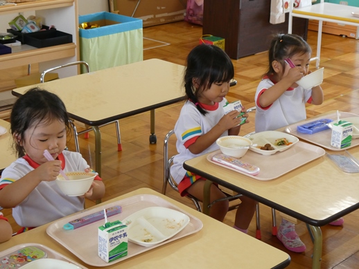 給食の様子