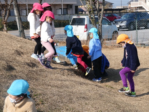 愛知川東小学校で