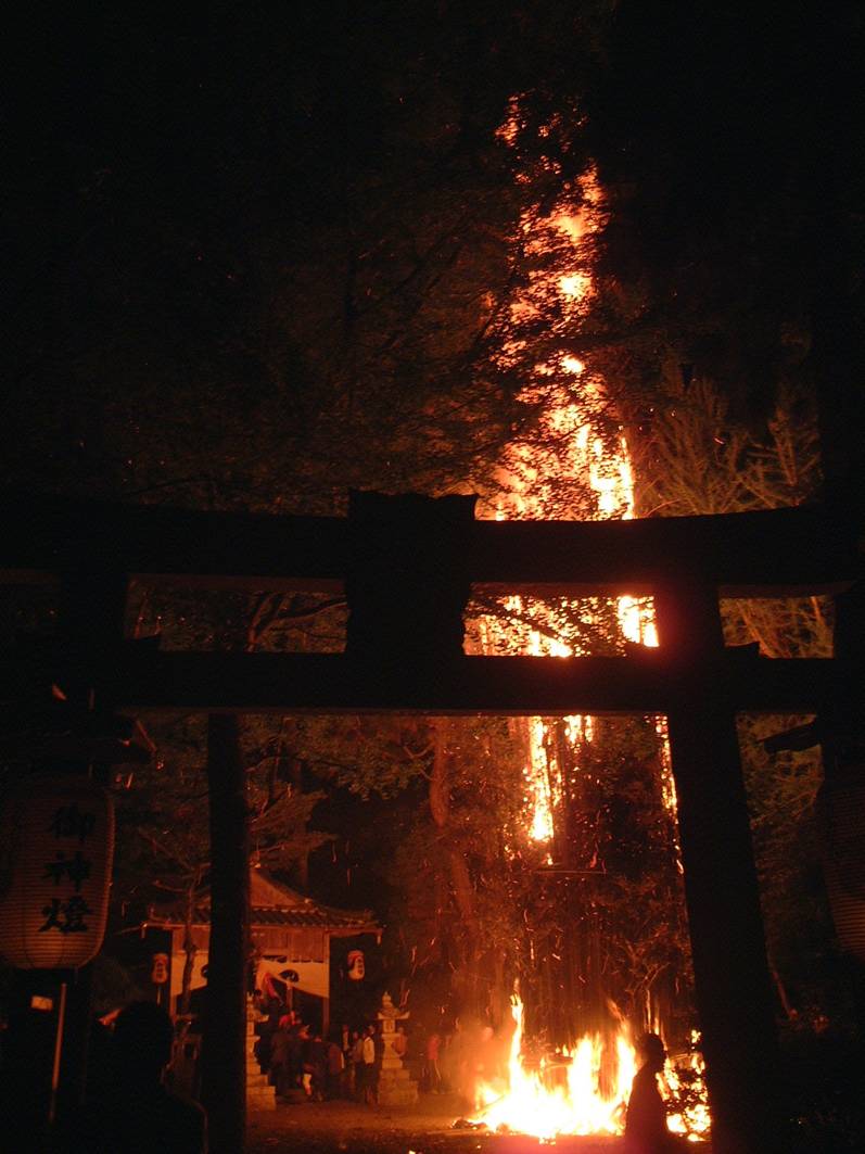 御崎神社の火祭り