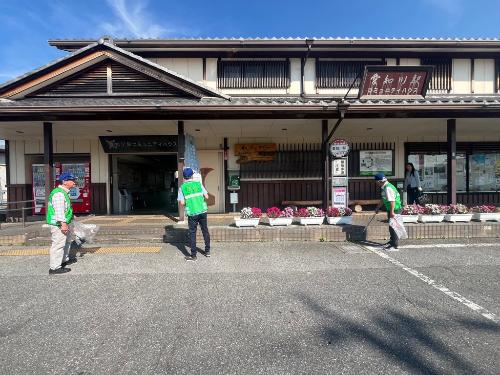 ゴミ拾い